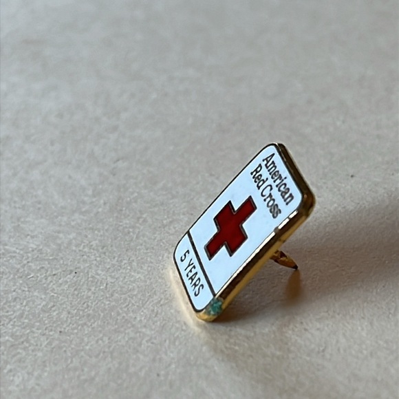 Vintage 24K Gold Plated American Red Cross Fifteen Years Lapel Pin - Picture 4 of 6